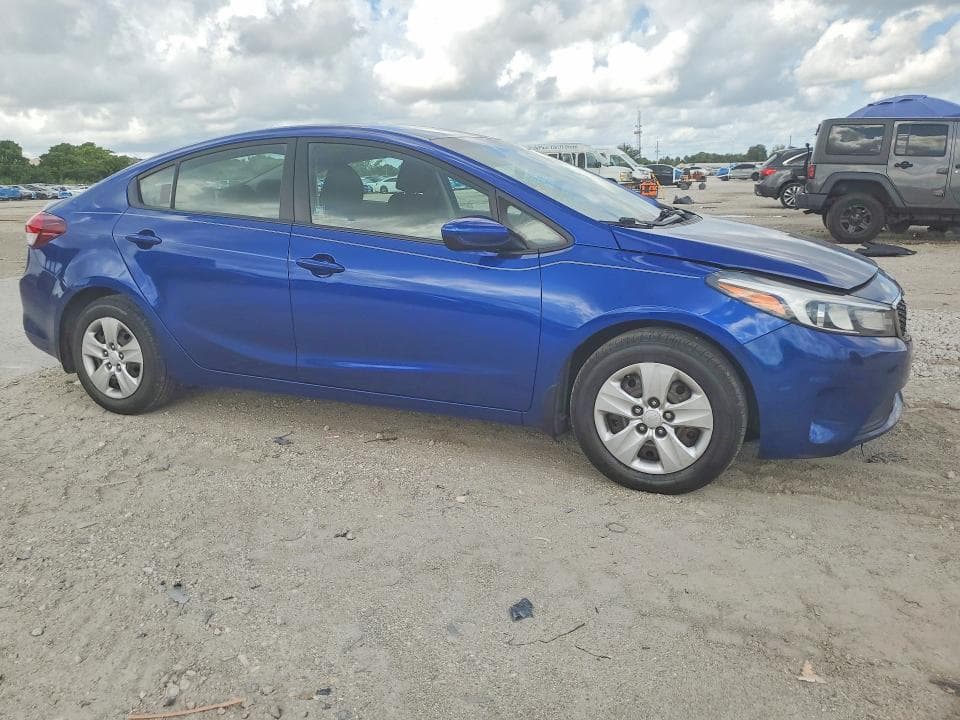 2017 KIA FORTE LX 4