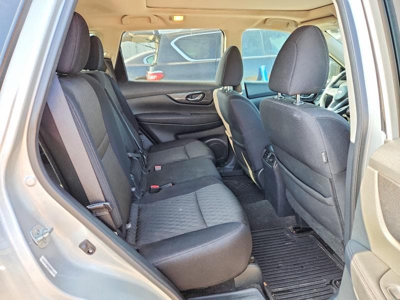 2017 NISSAN ROGUE SV 11
