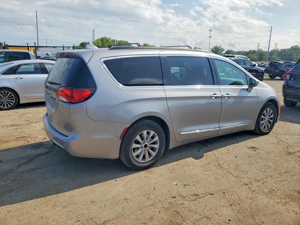2017 CHRYSLER PACIFICA TOURING L 3