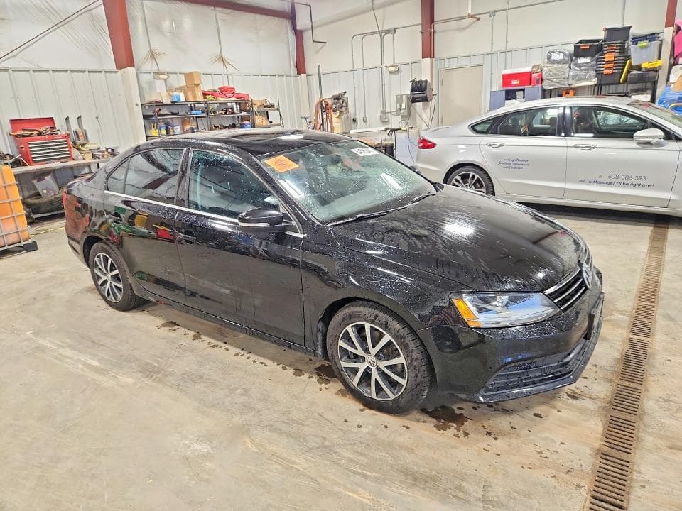 2017 VOLKSWAGEN JETTA SE 4