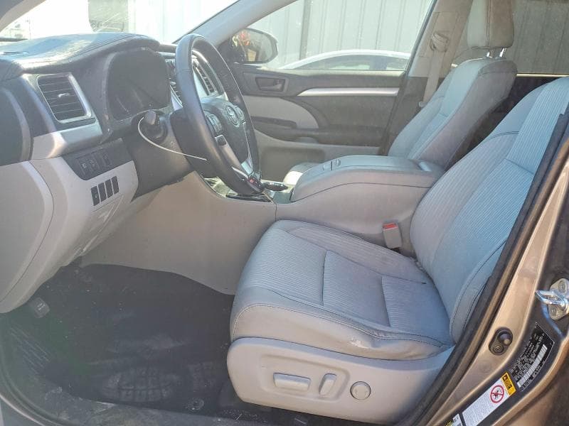 2017 TOYOTA HIGHLANDER LE 7