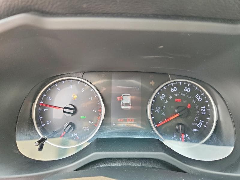 2019 TOYOTA RAV4 XLE 9
