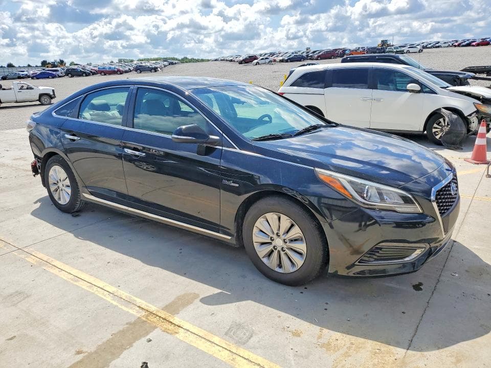 2017 HYUNDAI SONATA HYBRID SE 4