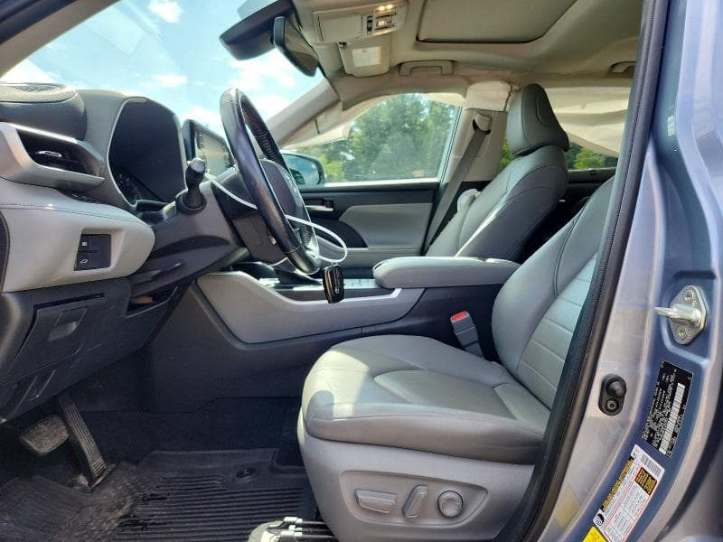 2020 TOYOTA HIGHLANDER XLE 7