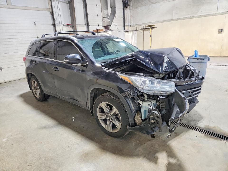 2017 TOYOTA HIGHLANDER LIMITED 4