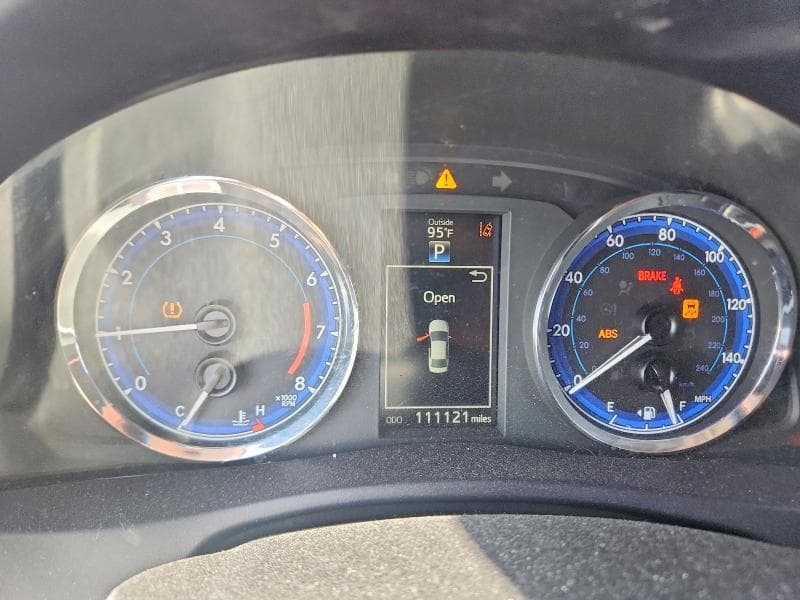 2017 TOYOTA COROLLA SE 9