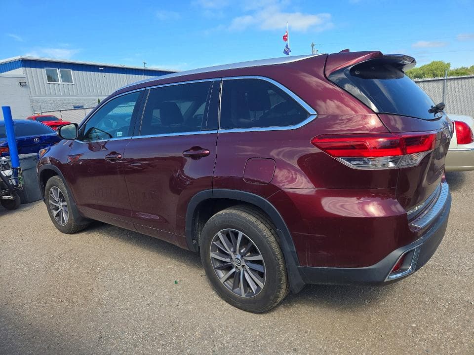 2017 TOYOTA HIGHLANDER XLE 2