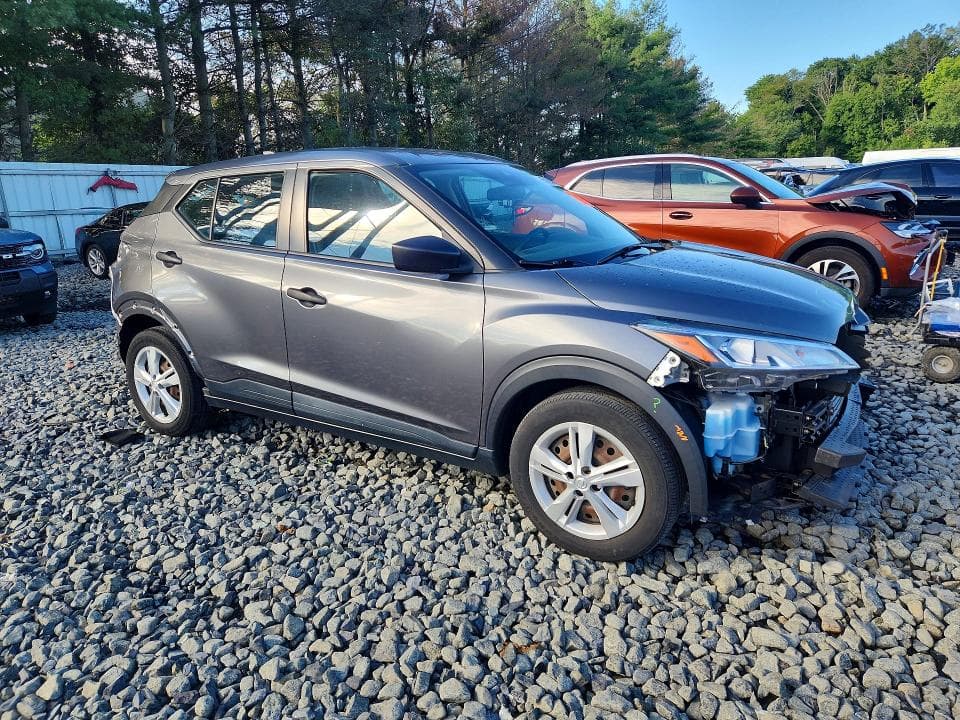 2021 NISSAN KICKS S 4