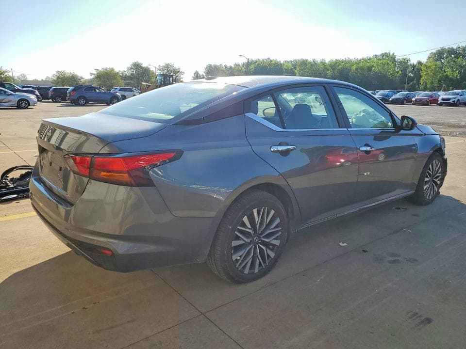 2025 NISSAN ALTIMA SV 3