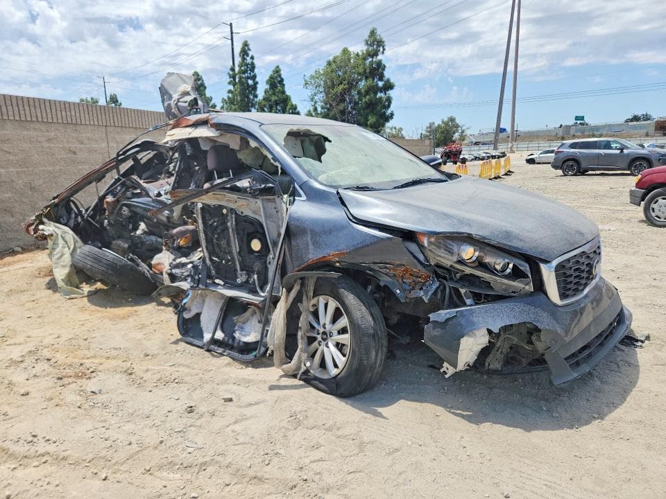 2020 KIA SORENTO S 4
