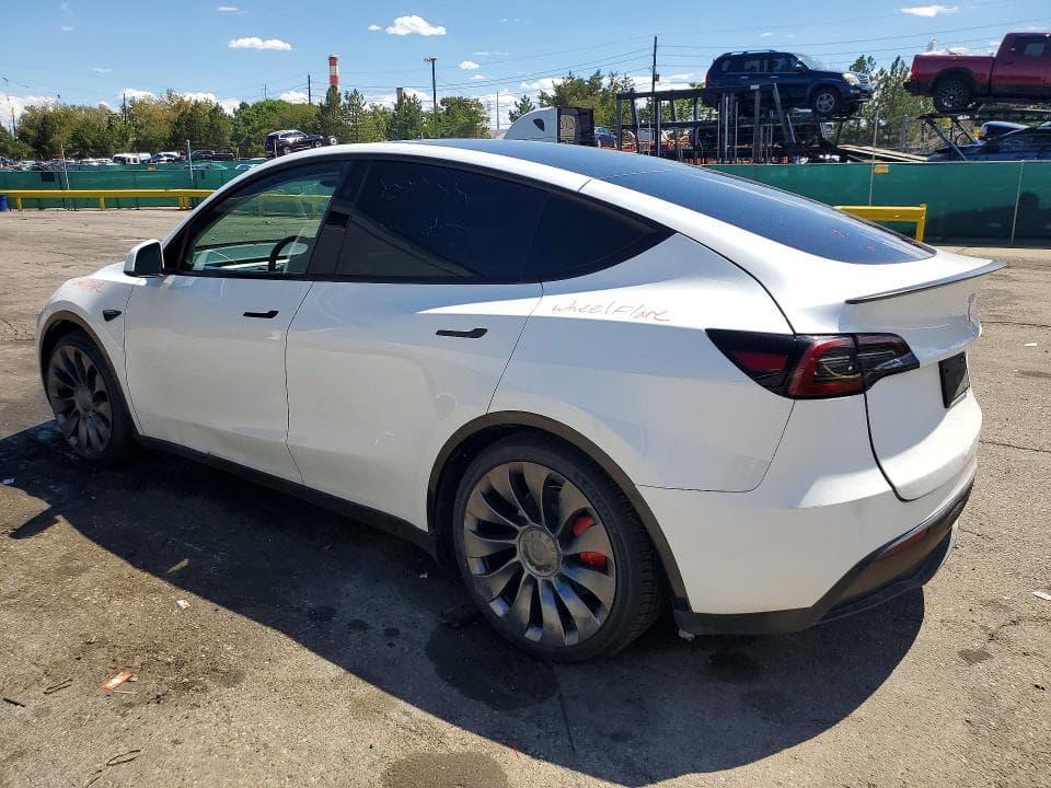 2025 TESLA MODEL Y 2