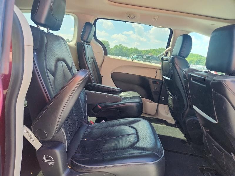 2018 CHRYSLER PACIFICA LIMITED 11