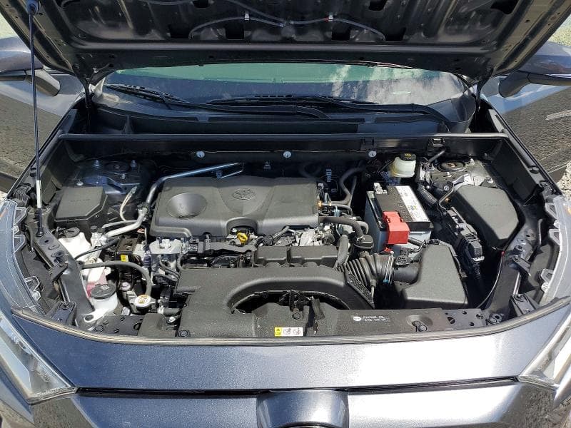 2019 TOYOTA RAV4 XLE 12