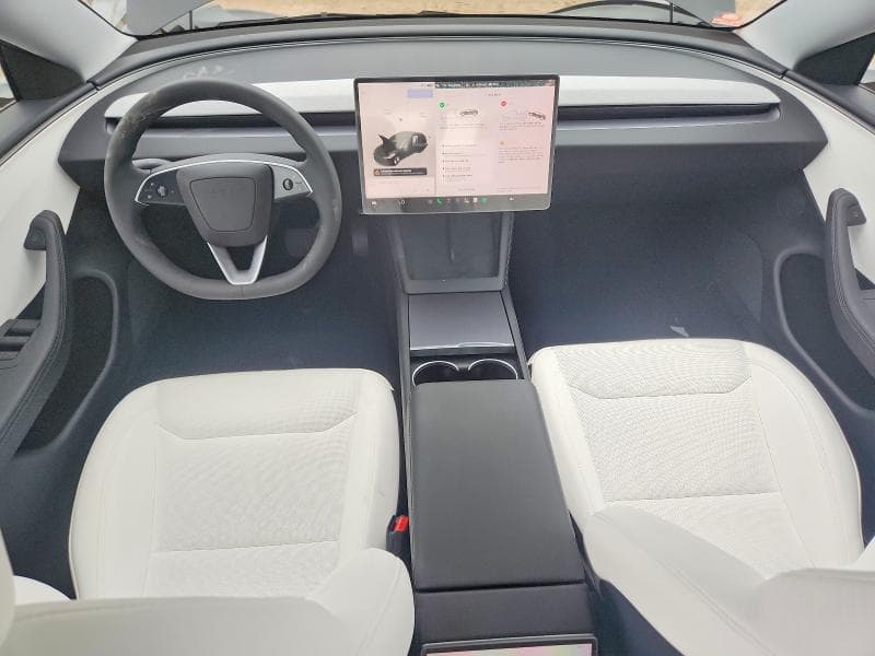 2026 TESLA MODEL 3 8