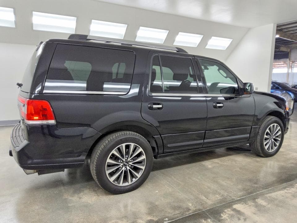 2017 LINCOLN NAVIGATOR SELECT 3