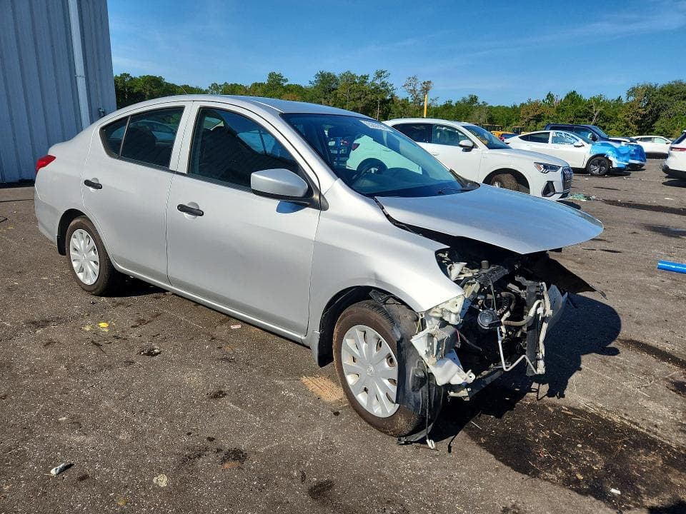 2018 NISSAN VERSA S 4
