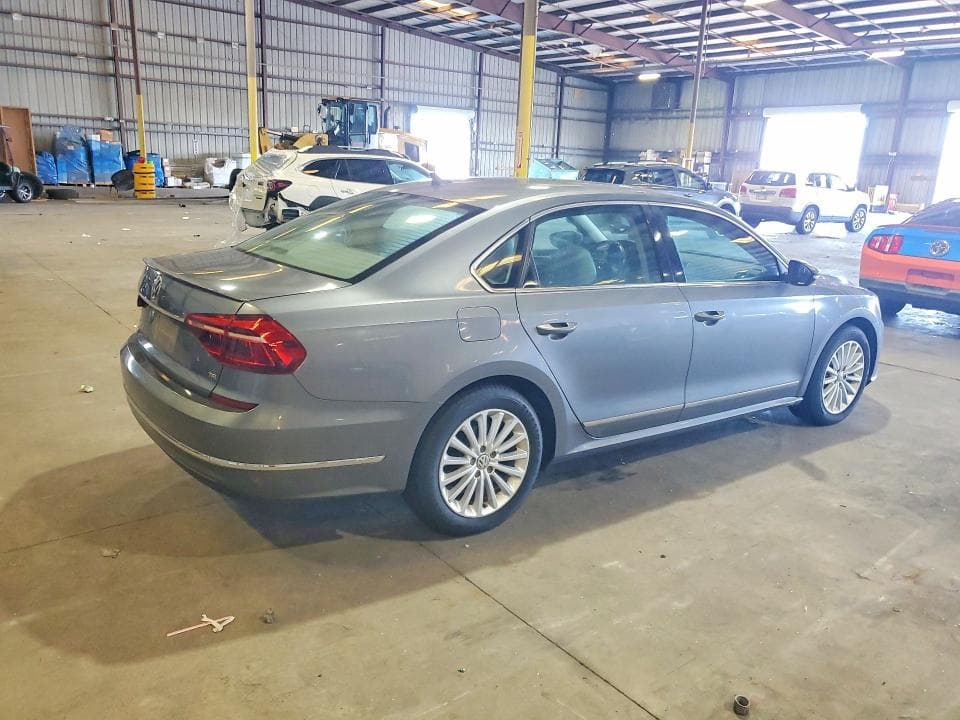 2017 VOLKSWAGEN PASSAT SE 3