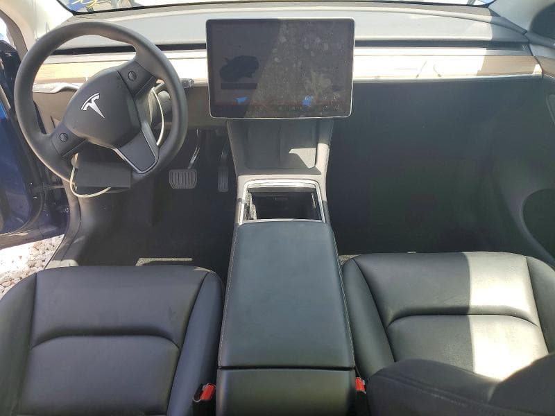 2025 TESLA MODEL Y 8