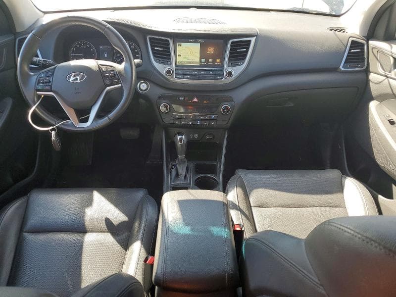 2017 HYUNDAI TUCSON SE PLUS 8