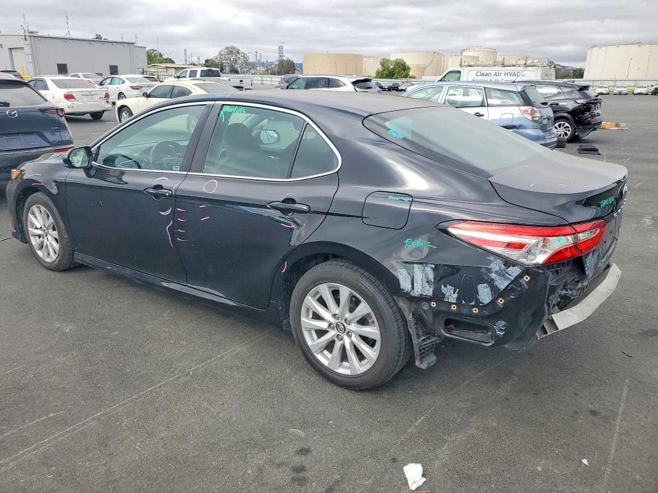 2018 TOYOTA CAMRY LE 2