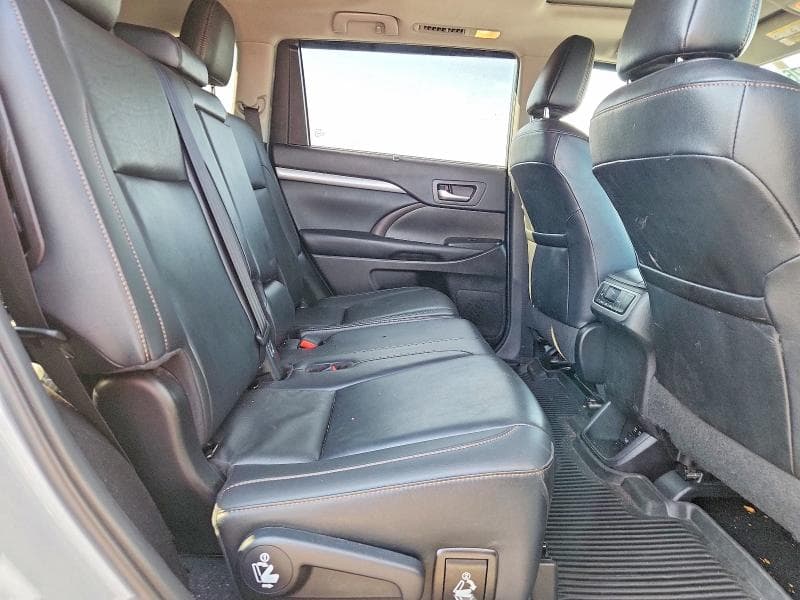 2026 TOYOTA HIGHLANDER XLE 11