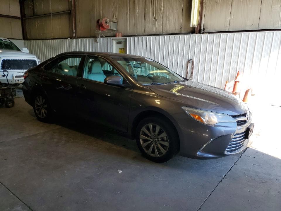 2017 TOYOTA CAMRY XLE 4