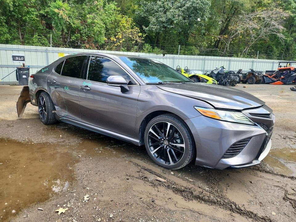 2020 TOYOTA CAMRY XSE 4