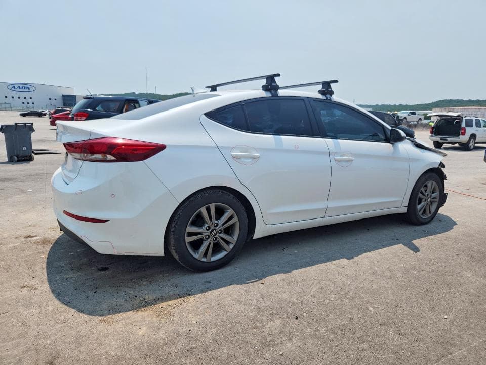 2017 HYUNDAI ELANTRA SE 3