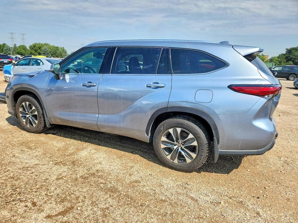 2021 TOYOTA HIGHLANDER XLE 2