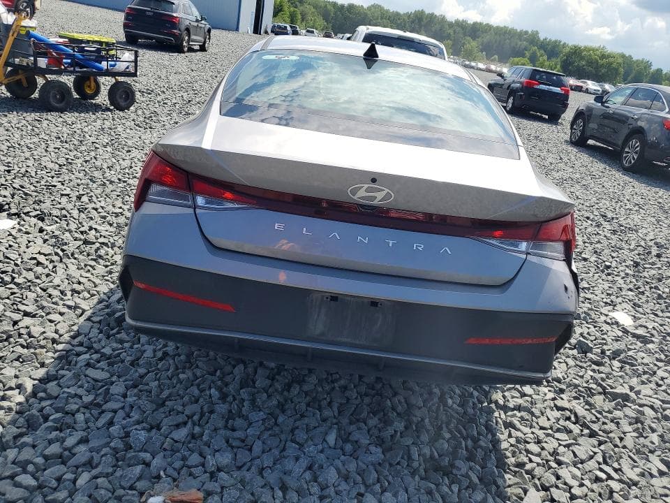 2025 HYUNDAI ELANTRA SE 6