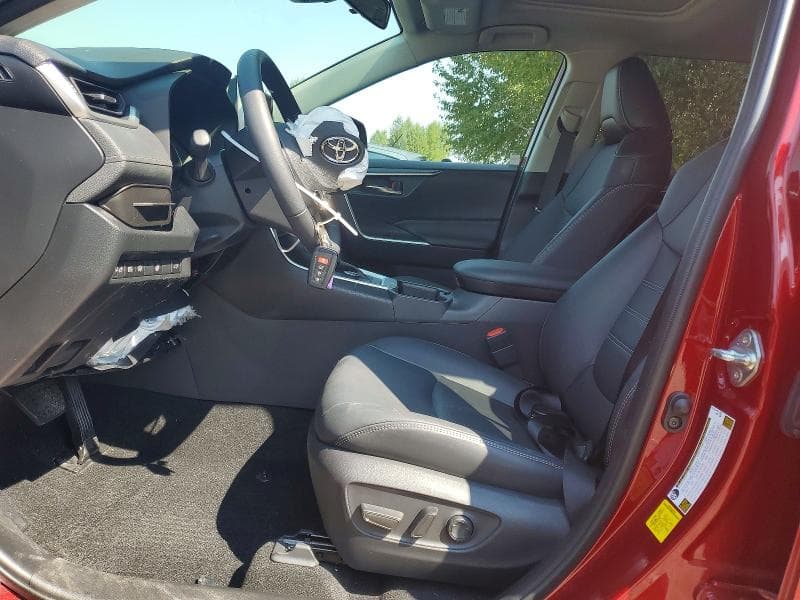 2025 TOYOTA RAV4 XLE PREMIUM 7