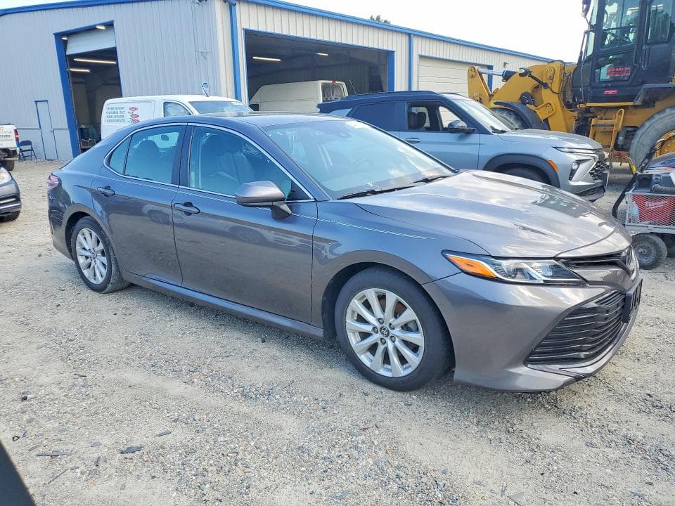 2019 TOYOTA CAMRY LE 4