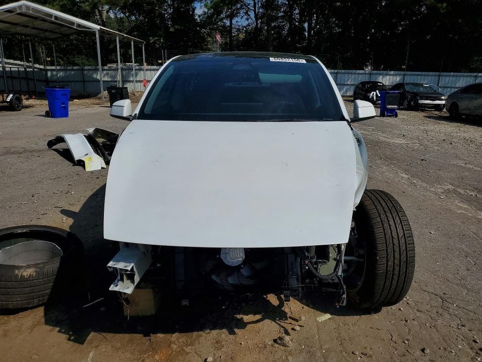 2026 TESLA MODEL Y 5