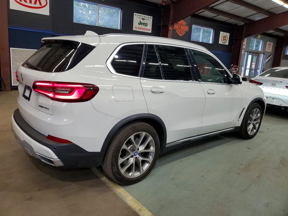2022 BMW X5 XDRIVE45E 3