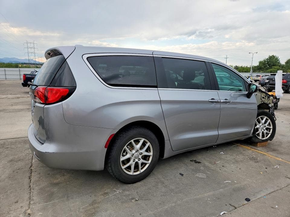2017 CHRYSLER PACIFICA TOURING 3
