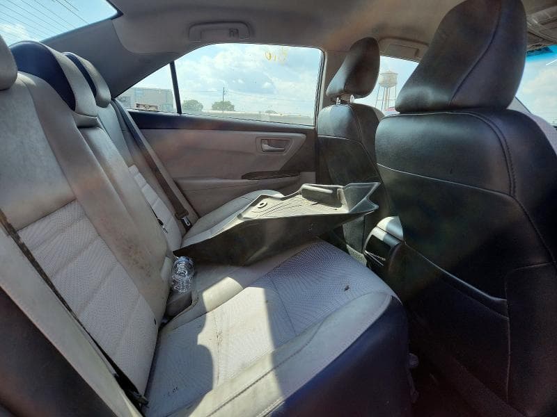 2017 TOYOTA CAMRY SE 10