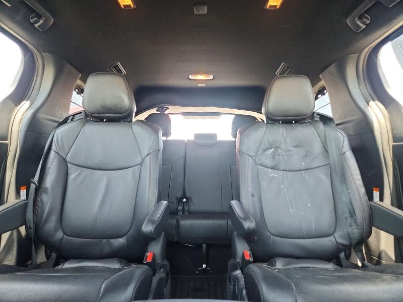 2025 TOYOTA SIENNA PLATINUM 7-PASSENGER 10