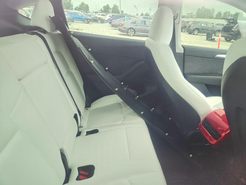 2024 TESLA MODEL Y 10