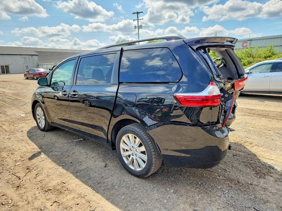 2017 TOYOTA SIENNA XLE 7-PASSENGER 2