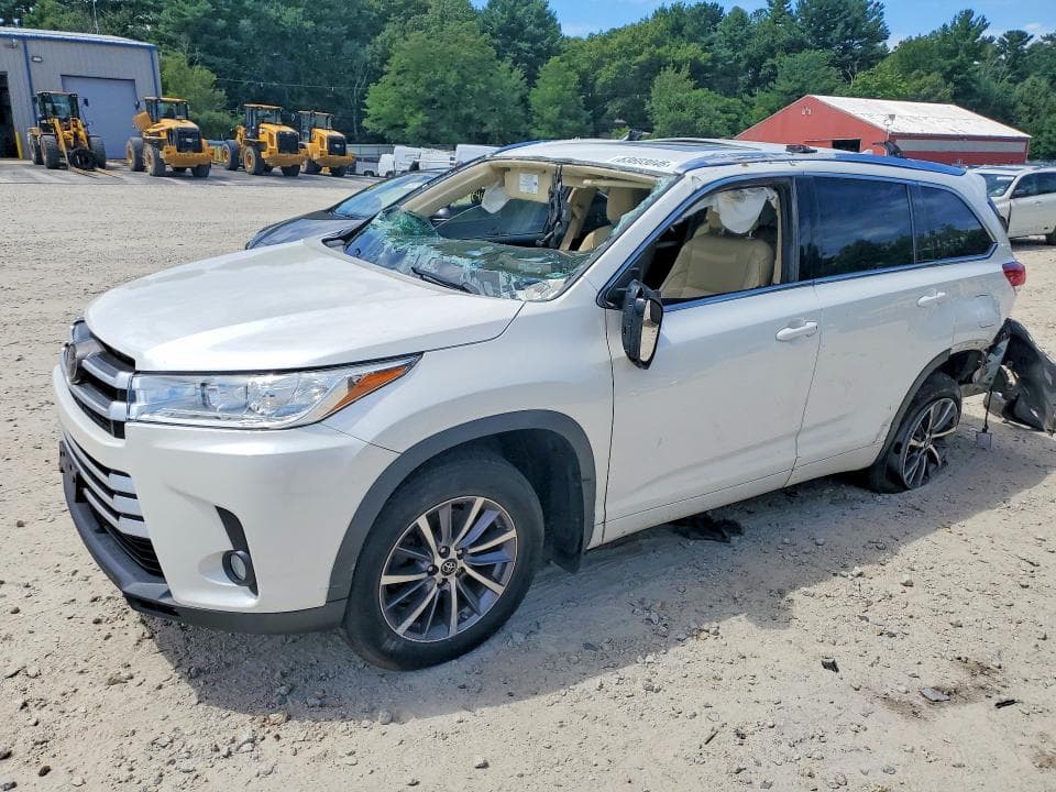 2018 TOYOTA HIGHLANDER XLE - 1