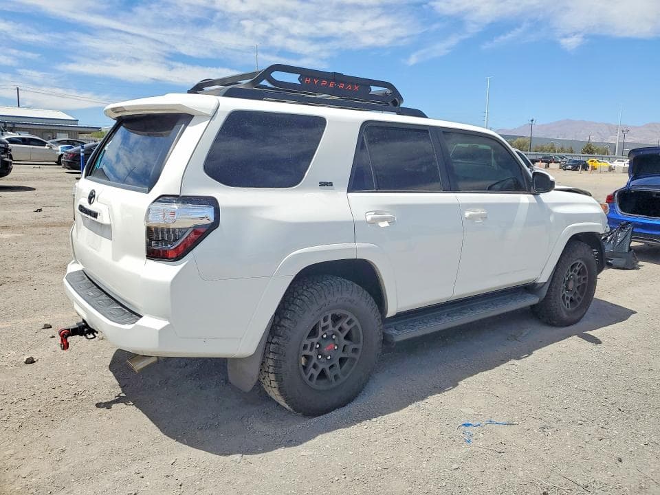 2017 TOYOTA 4RUNNER SR5 3