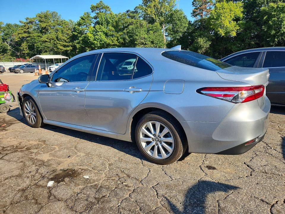 2020 TOYOTA CAMRY LE 2