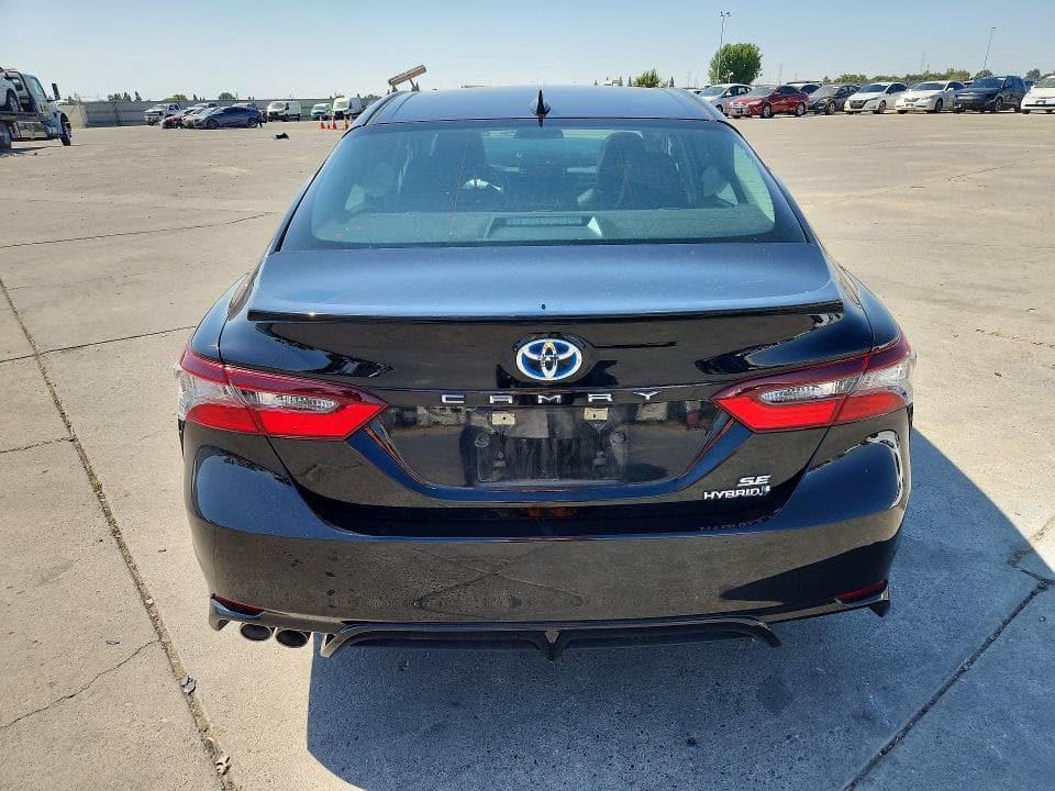 2022 TOYOTA CAMRY HYBRID SE 6
