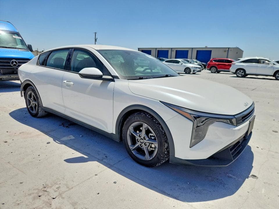 2025 KIA K4 LXS 4