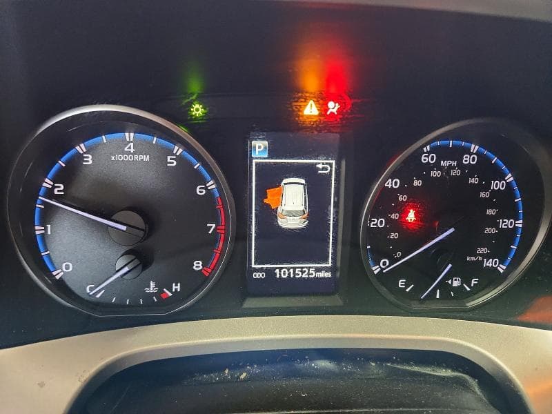 2018 TOYOTA RAV4 LE 9