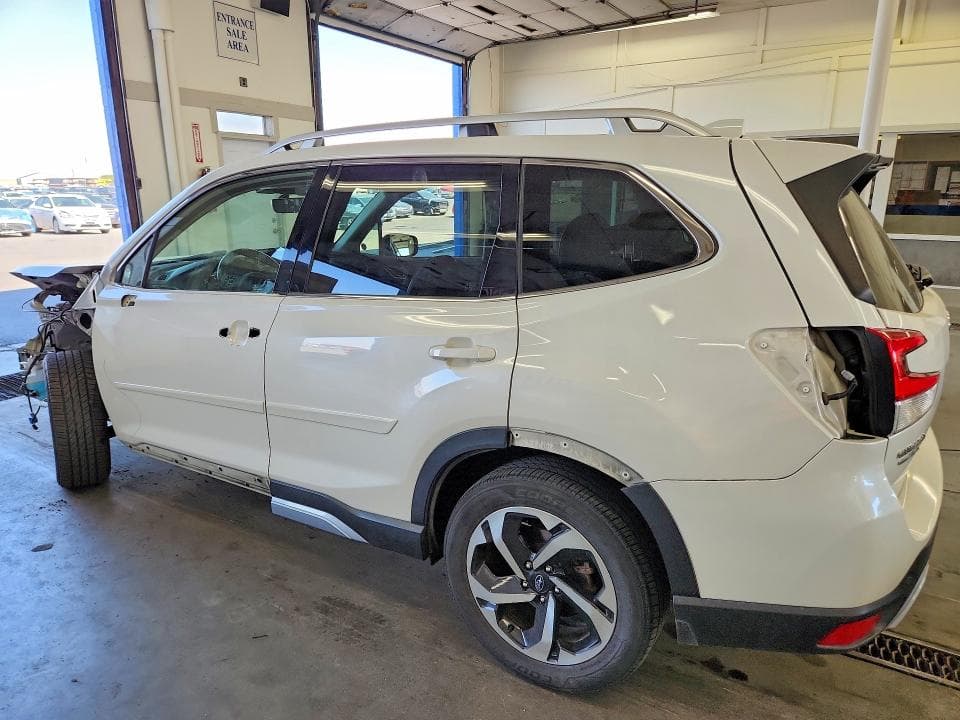 2022 SUBARU FORESTER TOURING 2