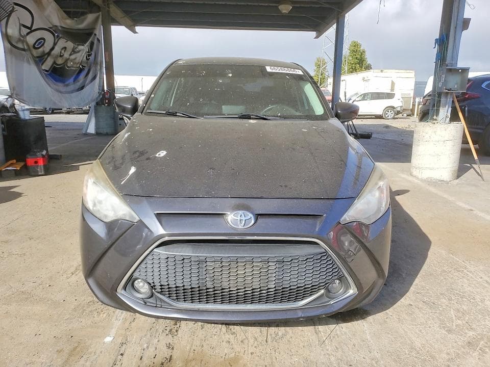 2019 TOYOTA YARIS LE 5