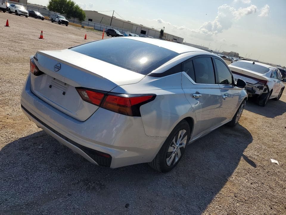 2023 NISSAN ALTIMA S 3