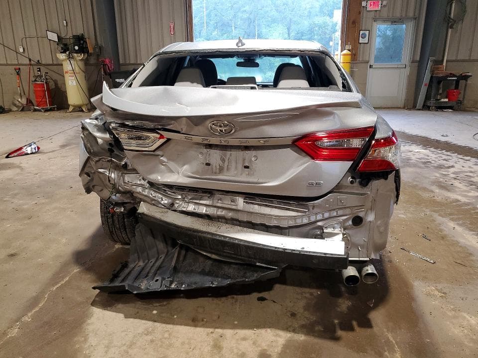 2019 TOYOTA CAMRY SE 6