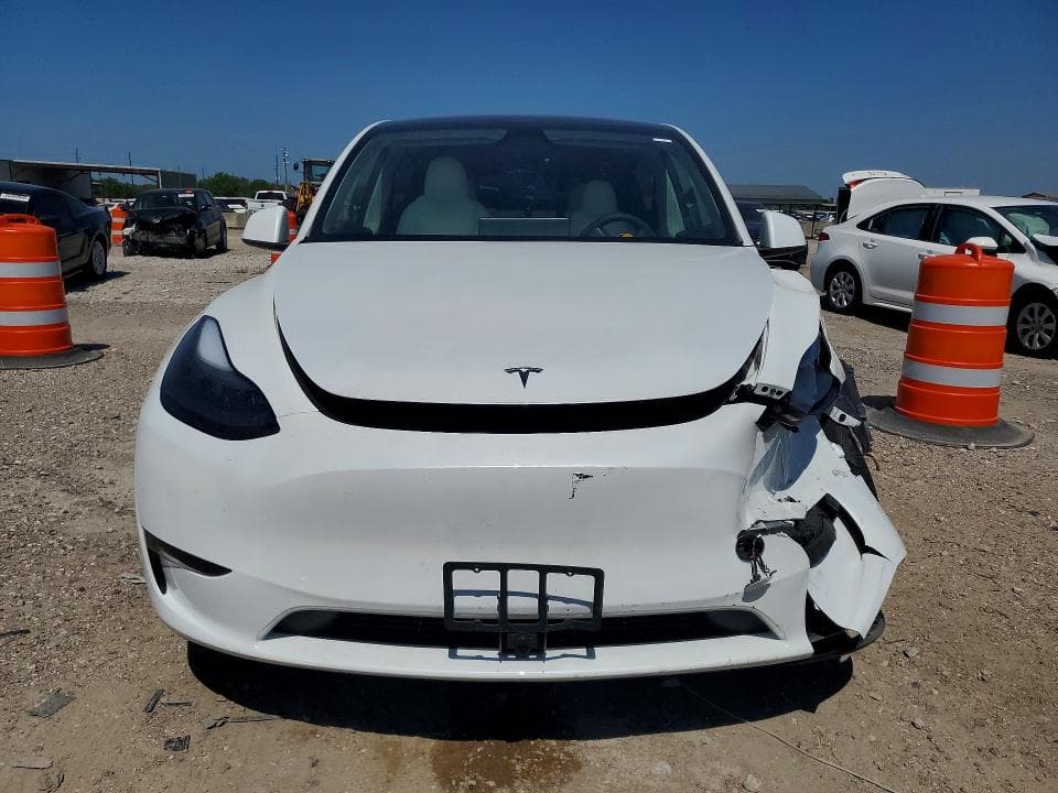 2024 TESLA MODEL Y 5